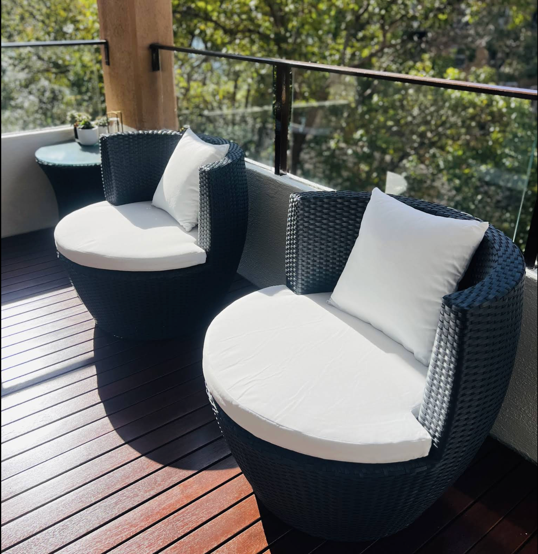 English White Cushion Cover Review by Linh Quach