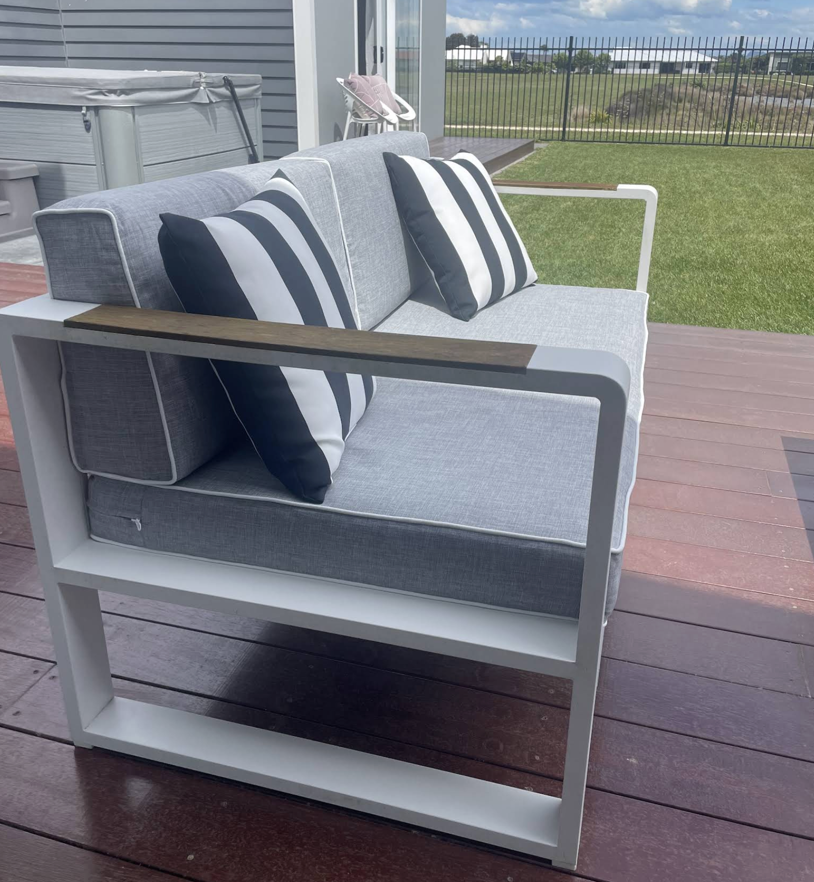 Jubilee Silver with White Piping Wedge Back Cushion Cover Review